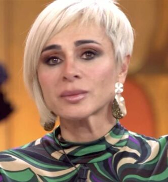 ‘A un paso de la EXPULSIÓN’ Ana María Aldón DESTR0ZA las AUDIENCIAS de TELECINCO ‘A un paso de la EXPULSIÓN’ Ana María Aldón DESTR0ZA las AUDIENCIAS de TELECINCO